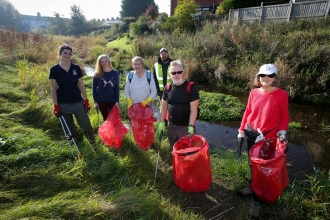 River Alyn clean up with the Wild About Mold project (c) Flintshire Leader